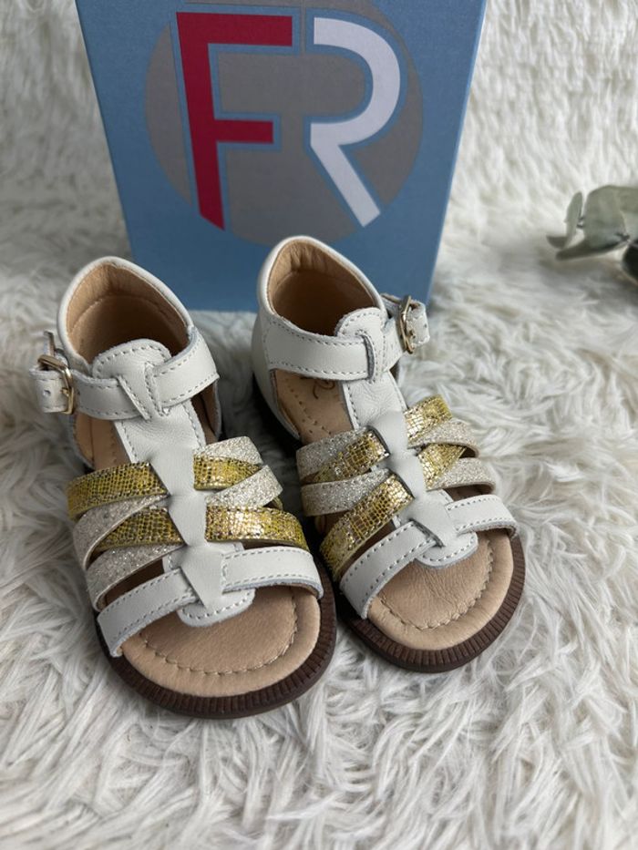 Paire de sandales Franco Romagnoli taille 22 - photo numéro 2