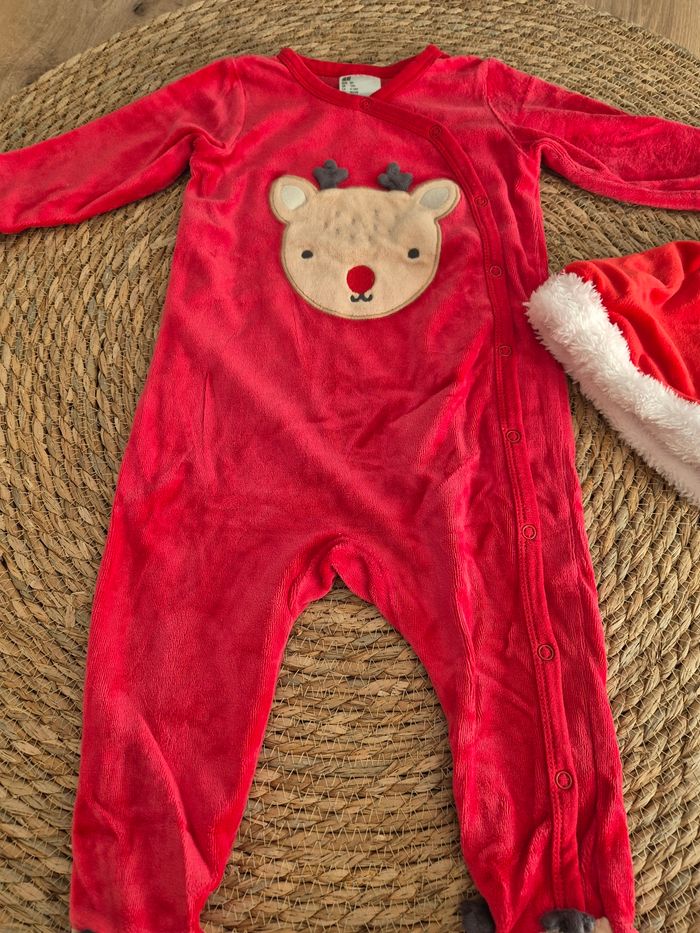 Grenouillère "petit renne de Noël" fille 12 mois H&M - photo numéro 2