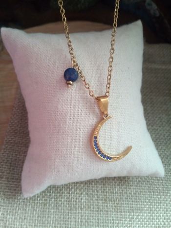 Collier lune et pierres de lapis lazuli 💙.