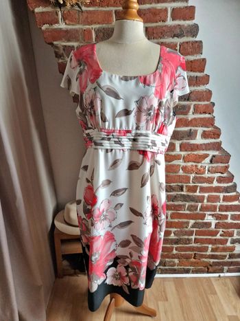 Robe fleurie Un jour ailleurs 48