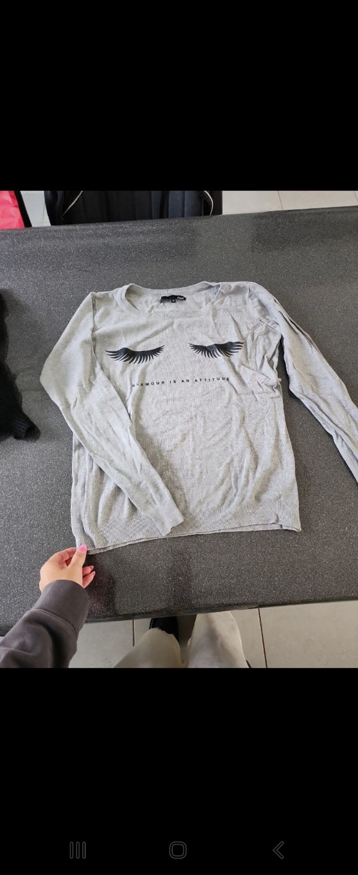 Pull gris en laine Cache cache