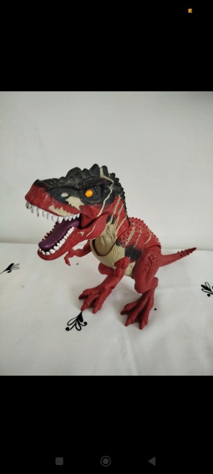 Tyrannosaure Rex rouge et noir articulé lumineux et sonore Chap Mei Plastic Toys