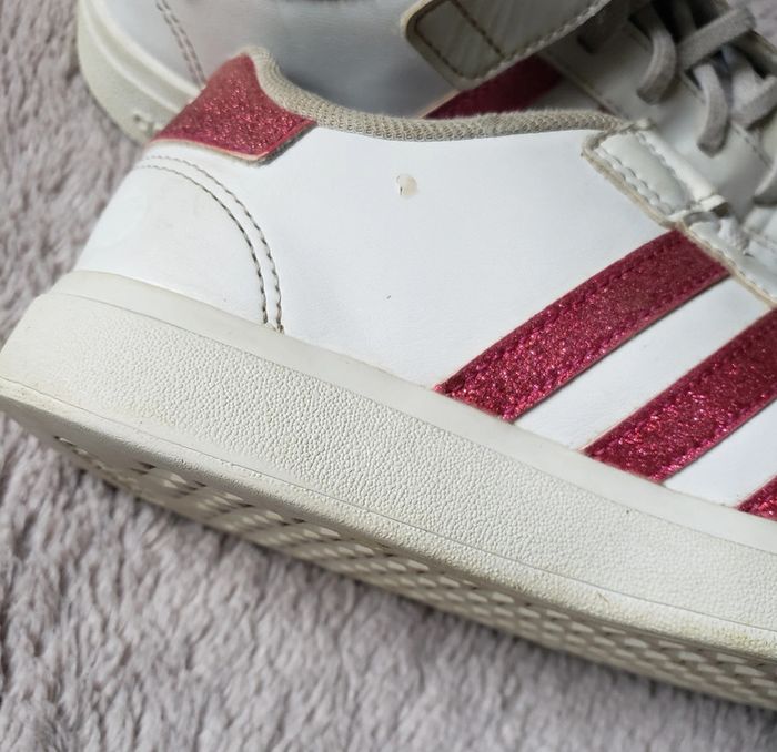 Chaussures de sport Adidas pointure 34 - photo numéro 4