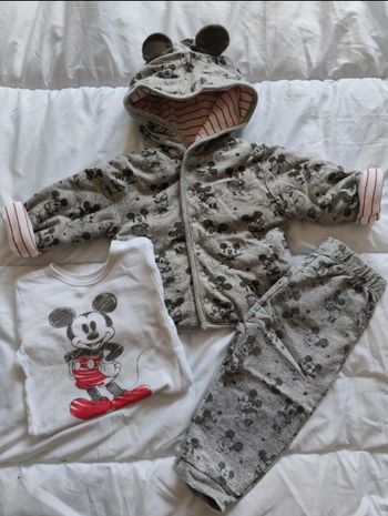 Ensemble Mickey (pantalon + veste) 🧸 Taille 9/12 mois 