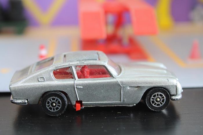 Corgi Aston Martin DB6 - photo numéro 6