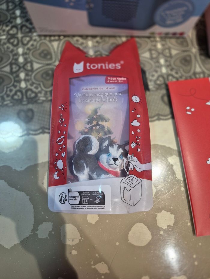 Toniebox neuve  ouvert juste pour la photo + chargeur usb neuf + 1 tonies neuf - photo numéro 6