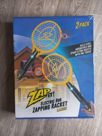 Lot de 2 raquettes électriques anti insectes volants