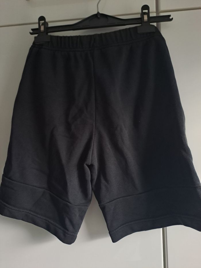 Short Adidas 13-14 ans - photo numéro 2