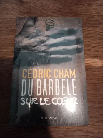 Livre du barbelé sur le cœur