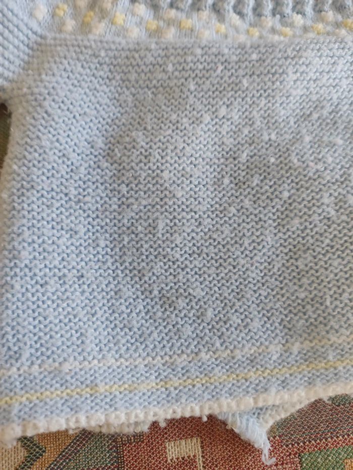 Pull bleu naissance attache dos - photo numéro 2