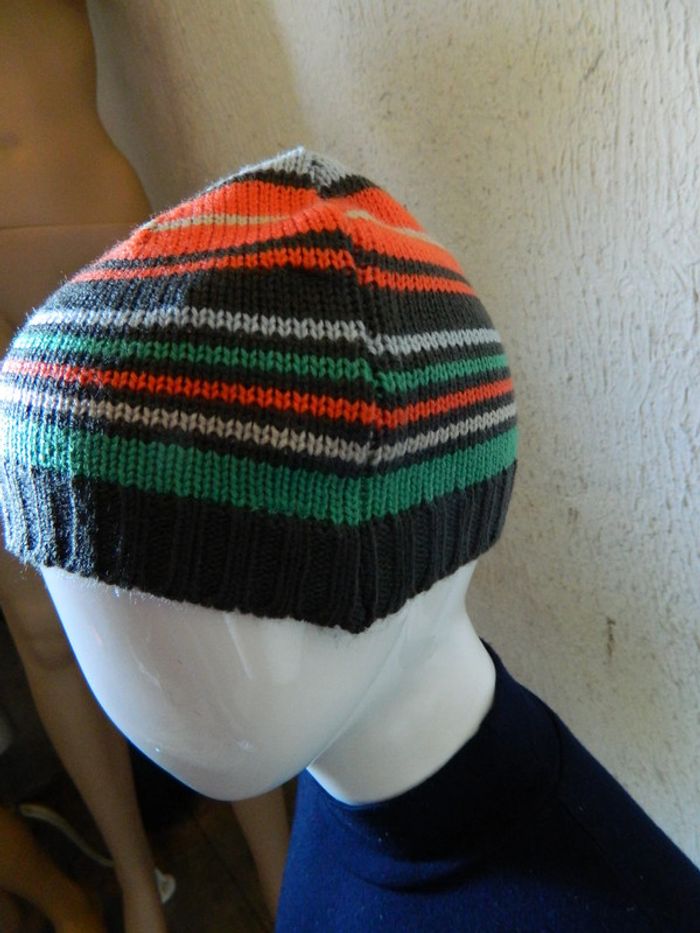 Bonnet garçon neuf "YCC" T 51 cm - photo numéro 2