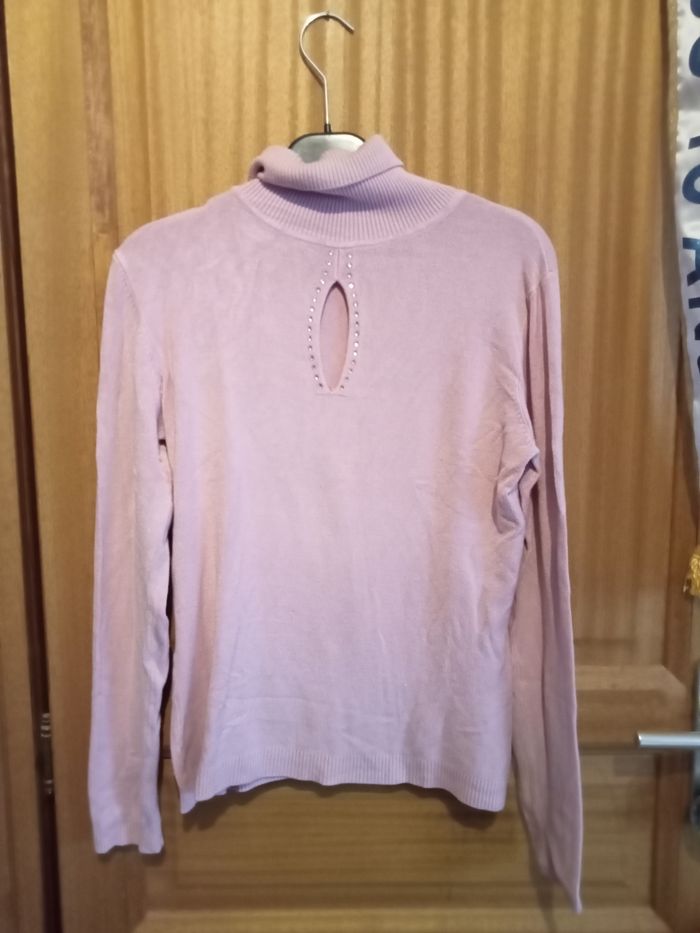 Un pull avec un col roulé