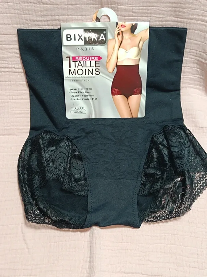 Culotte gainante avec dentelle 🤍Taille 42-44🖤