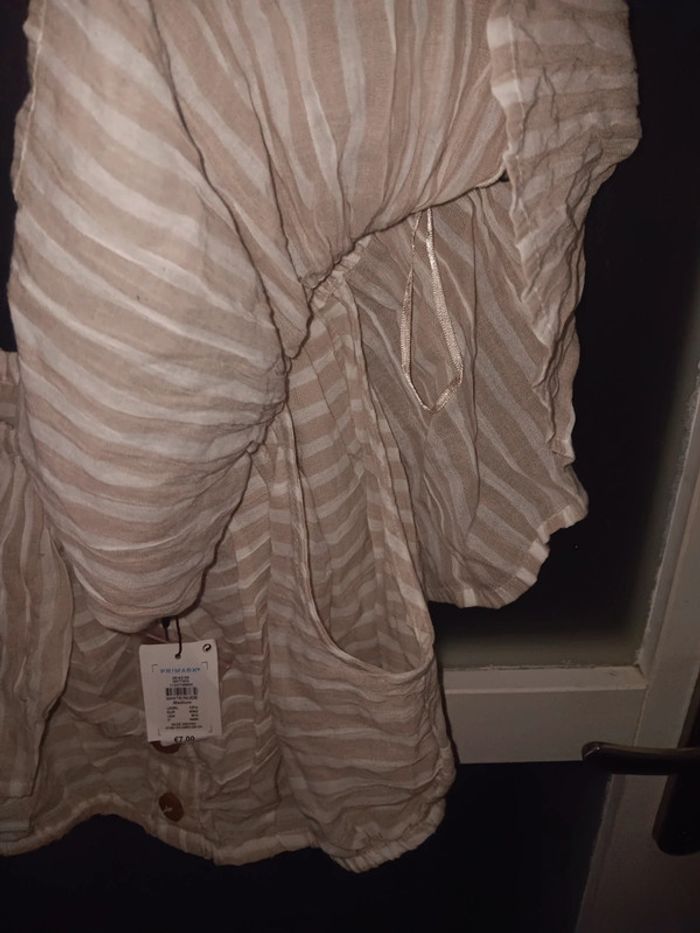 Top court Primark rayé beige, épaules dénudées,  taille m - photo numéro 3