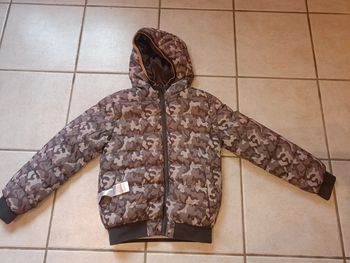 Doudoune légère mi saison taille 10 ans