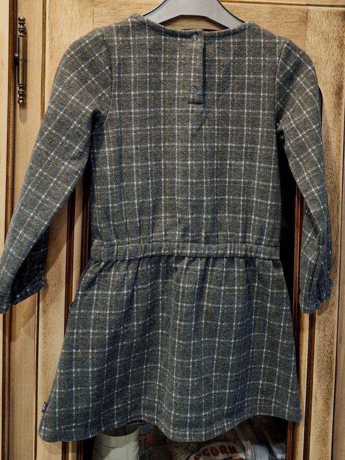 Robe okaïdi 5ans - photo numéro 3