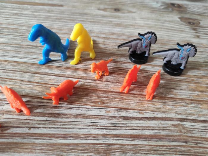 Lot de 12 petits dinosaures - photo numéro 2