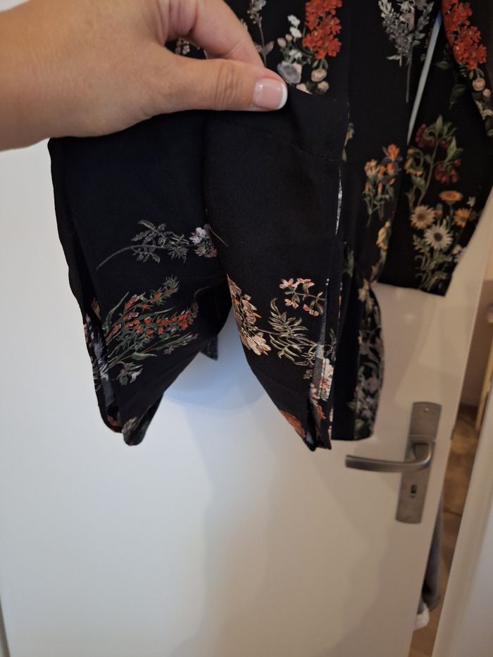 Salopette short  a fleurs zara trafaluc - photo numéro 3