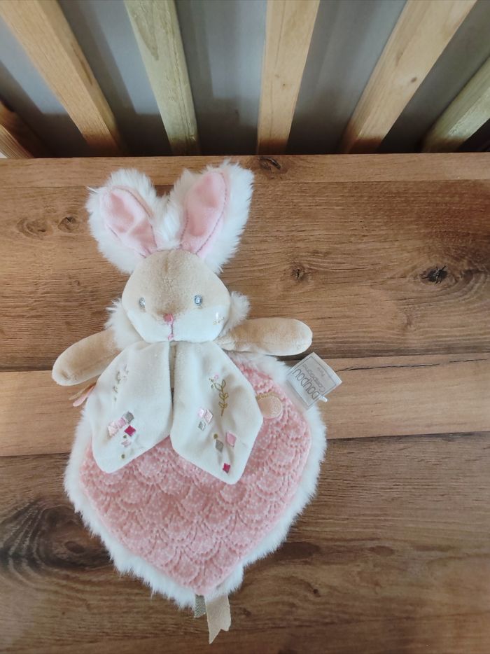 Lapin doudou et compagnie