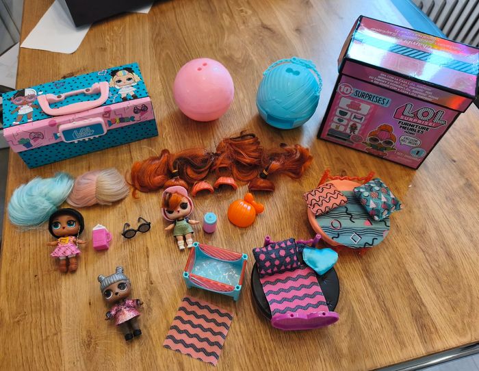 Lot de poupées LOL avec accessoires. - photo numéro 2