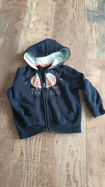 Sweat nky 4 ans en très bon état