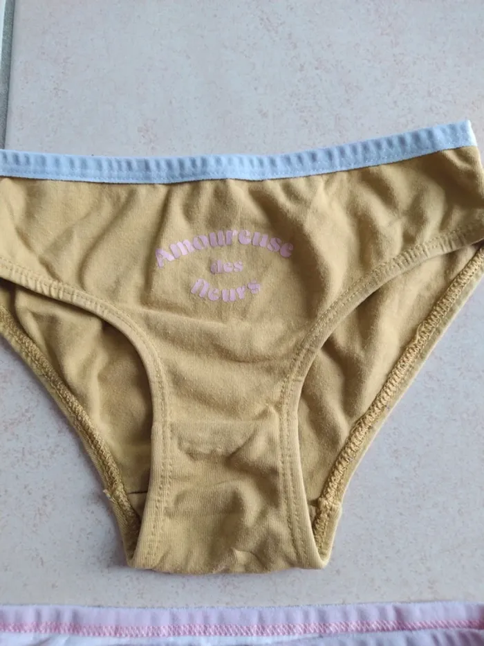 Lot de 4 slips culottes taille 5 ans marque tape à l'oeil - photo numéro 2