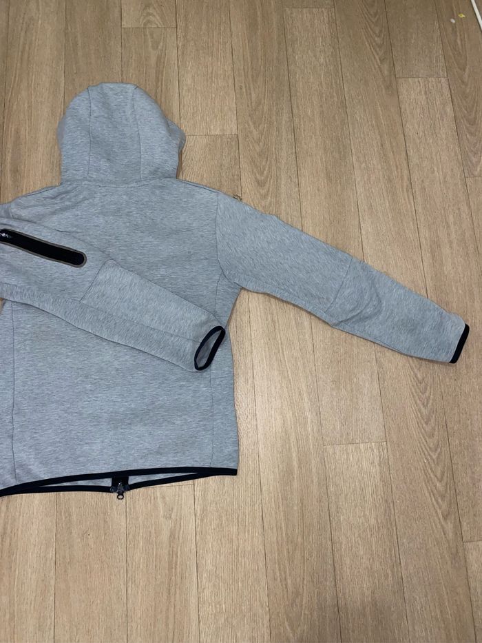 Nike tech - photo numéro 8