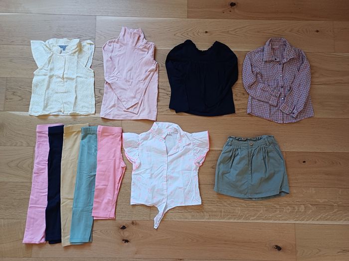 Lot vêtements filles 4 ans - photo numéro 2