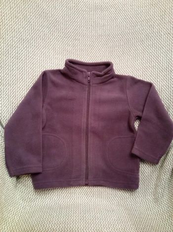 Gilet polaire violet  T.18 mois