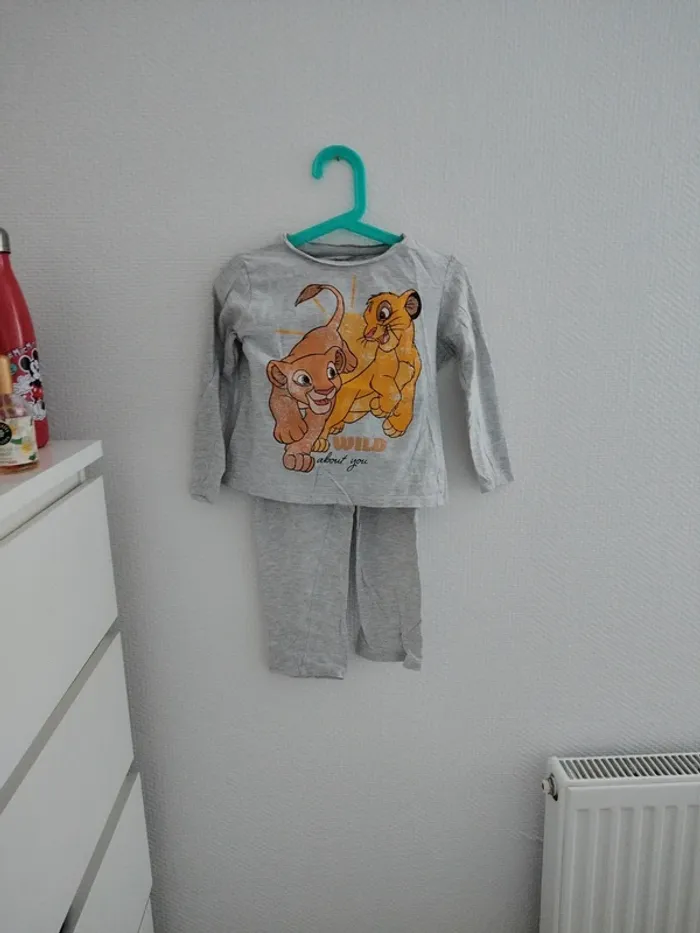 Pyjama 2 pièces délavé Roi Lion Disney taille 3 4 ans