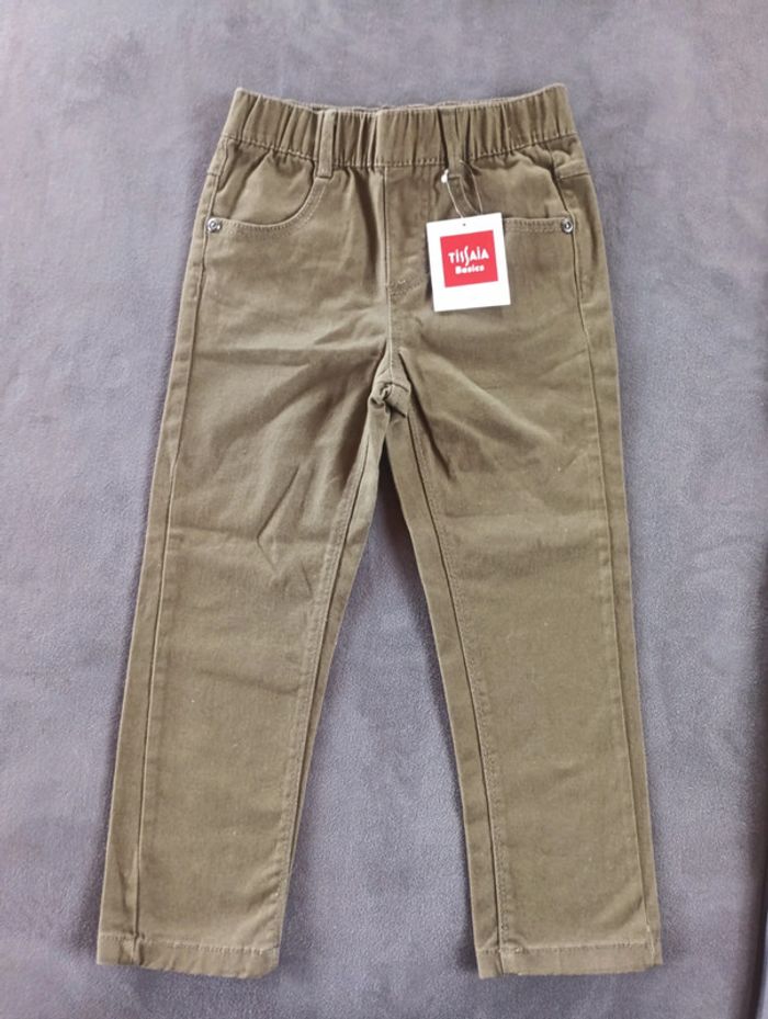 Pantalon kaki neuf Mixte 5 ans Tissaia