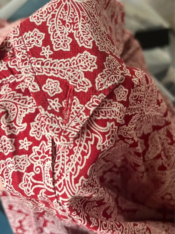 Chemise vintage à motifs fleuris rouge et blanc - photo numéro 14