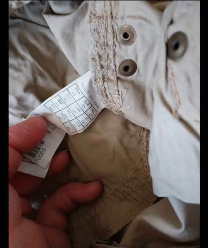 Jupe courte taille 42 neuve jamais portée - photo numéro 4