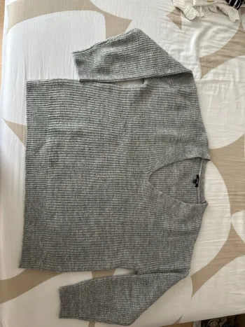 Pull gris