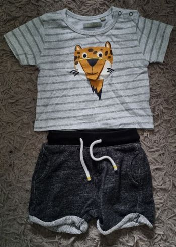 Ensemble T-shirt + short 12mois