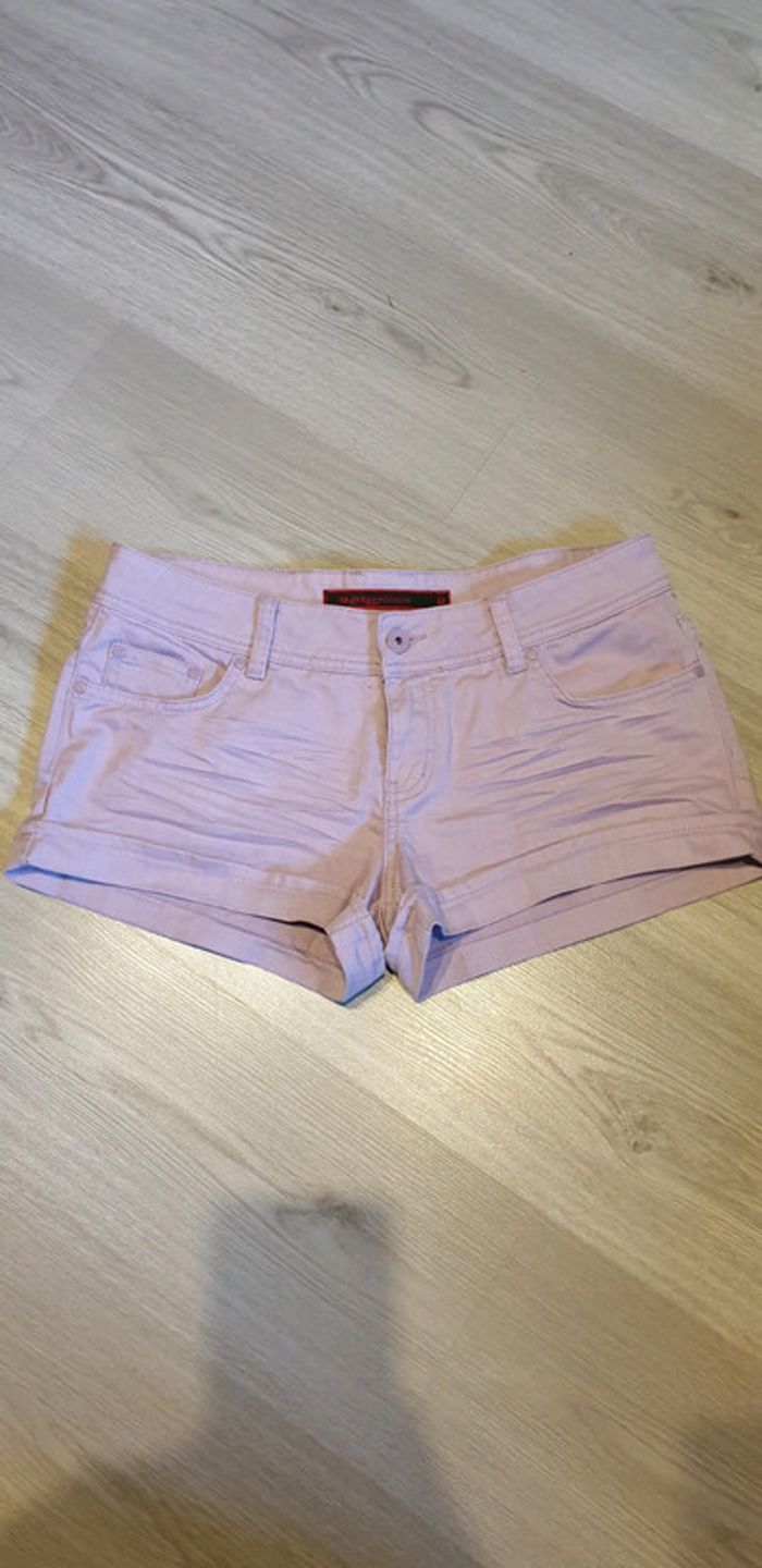 Short neuf