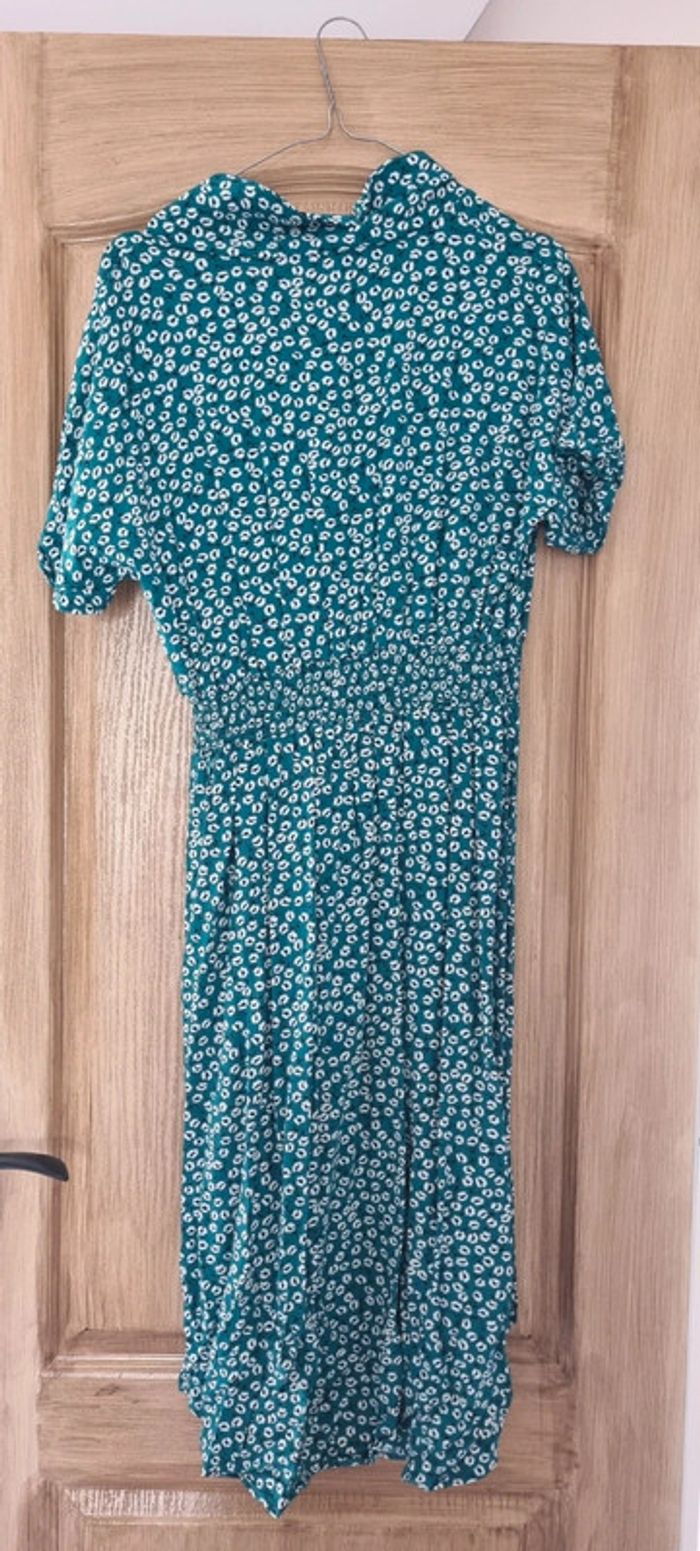 Robe fleurie vert foncé - photo numéro 7