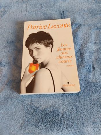 Les femmes aux cheveux courts