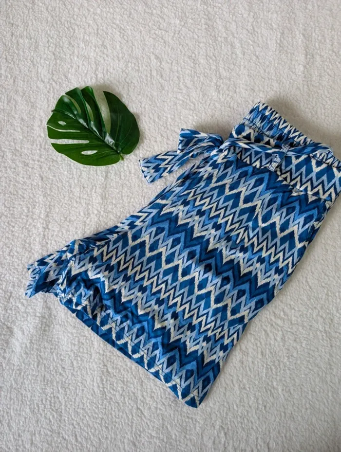 💙 Short motif zigzag bleu & blanc - M