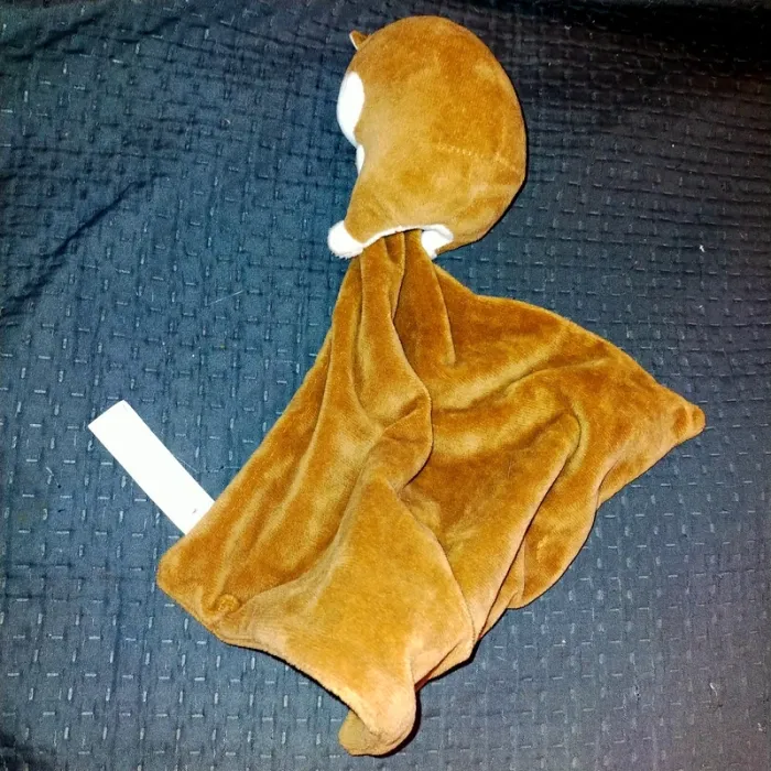 Doudou hamster tête grelot avec mouchoir marron, blanc Zeeman - photo numéro 3