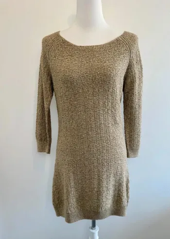 Robe Massimo dutti en maille dorée taille M très bon état