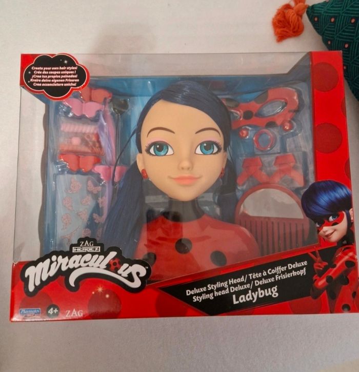Tete a coiffer miraculous ladybug neuf