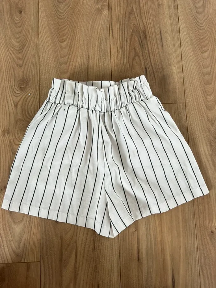 Short rayé femme Bershka - photo numéro 3