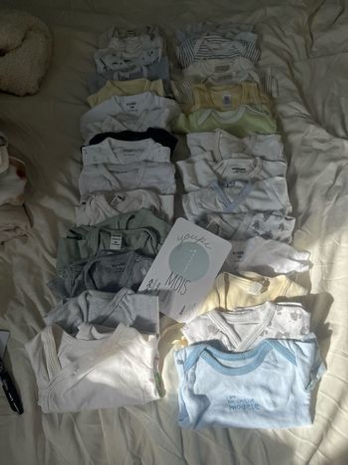 Lot de body en 1 mois