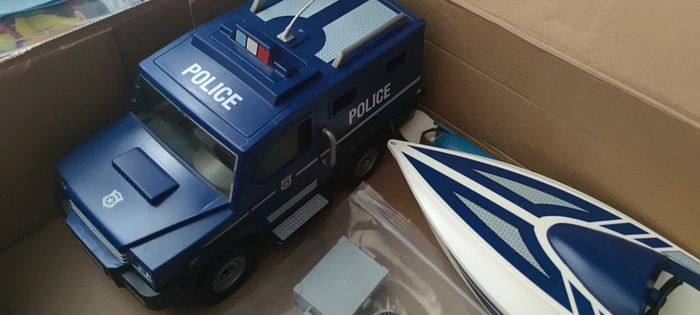 Playmobil N 5187 Fourgon de Police+bateau+remorque - photo numéro 5