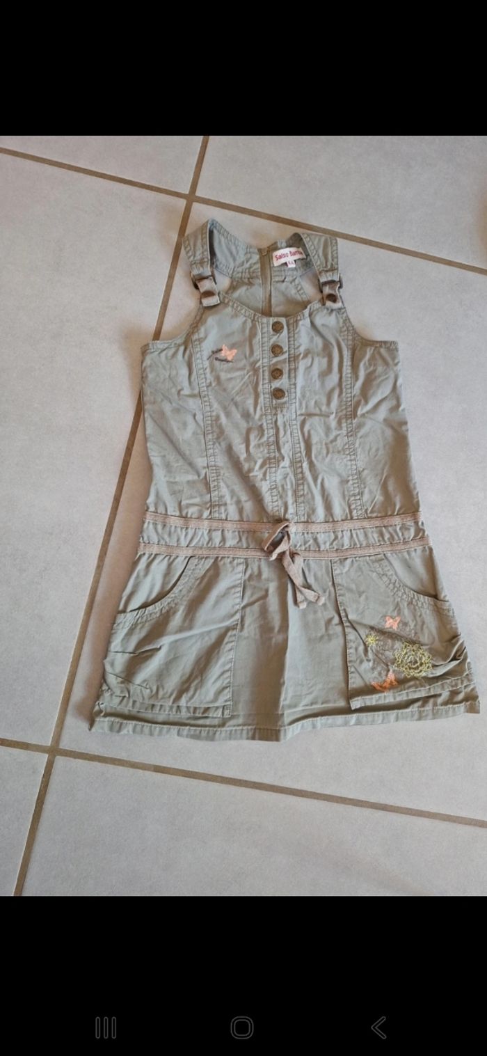 Robe kaki