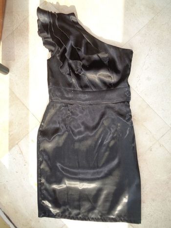 Robe de soirée asymétrique en satin noir Taille 36