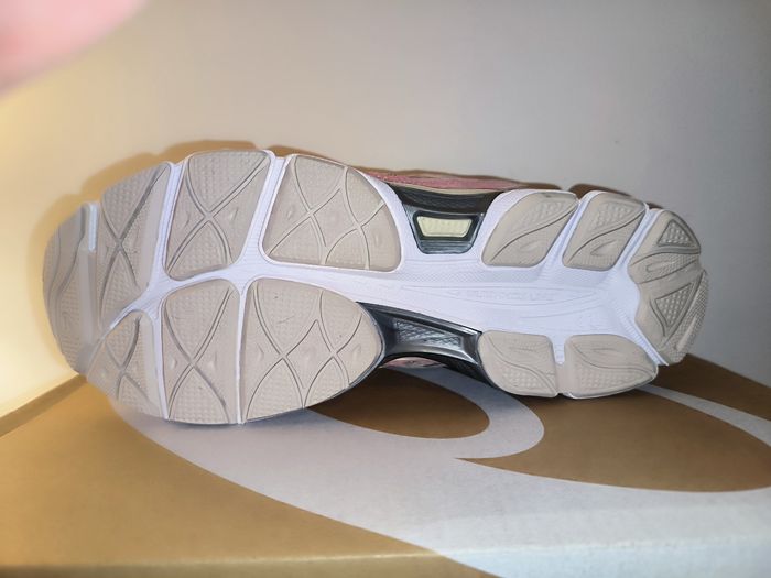 Basket Asics neuf - photo numéro 6