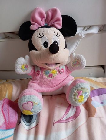 Peluche interactive minnie