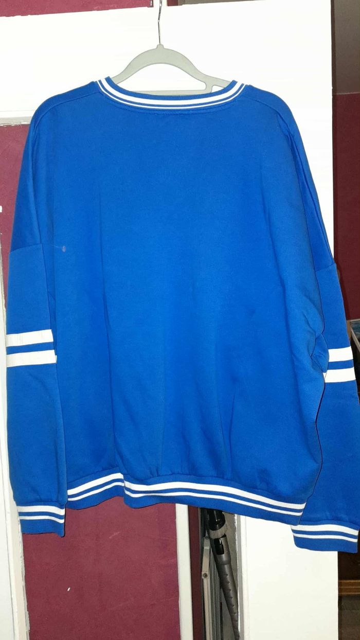 Sweat neuf - photo numéro 2
